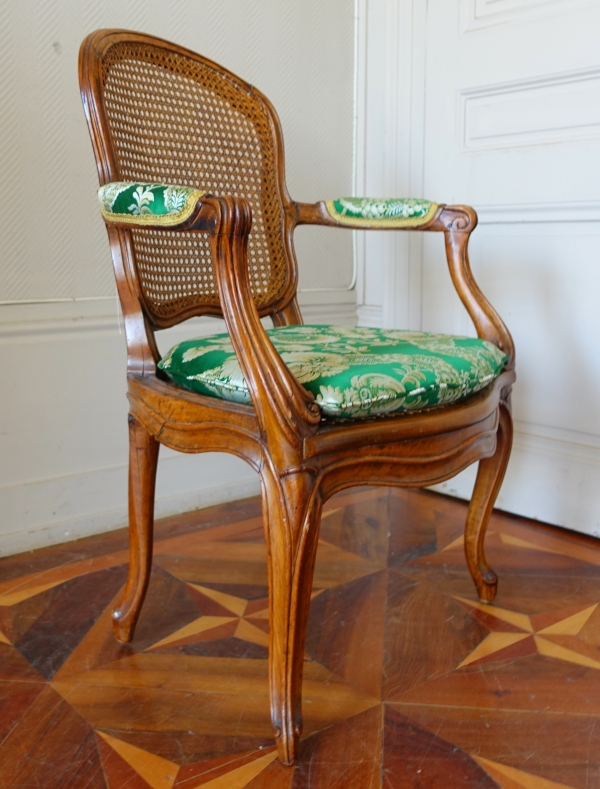 Sulpice Brizard : pair of Louis XV caned armchairs - 18th century