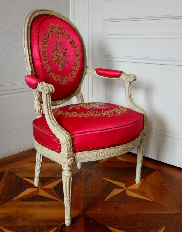 ND Delaisement : paire de luxueux fauteuils cabriolets d'époque Louis XVI - estampille