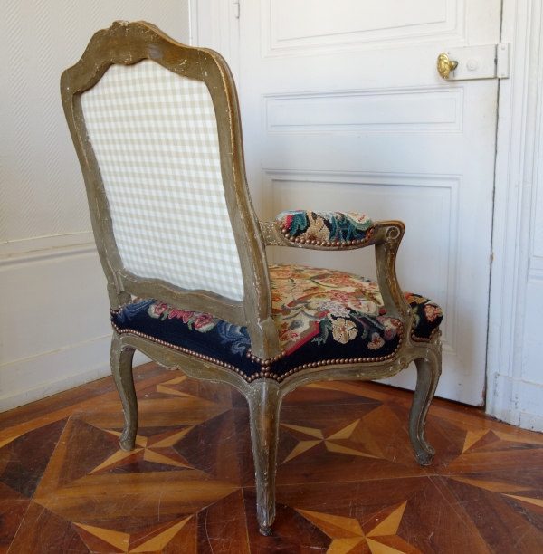 Paire de fauteuils Louis XV à tapisseries XVIIIe