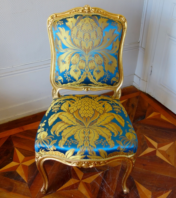 Louis XV seats set : 7 gold leaf gilt wood pieces, Tassinari & Chatel silk