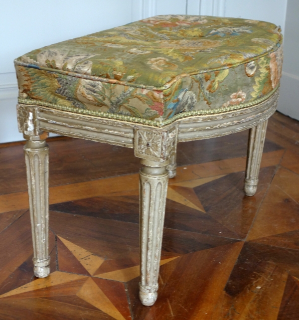 Louis XVI stool for a canopy bed - 18th century