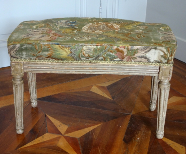 Louis XVI stool for a canopy bed - 18th century