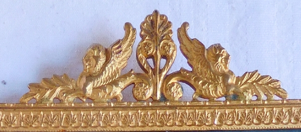 Cadre miniature doré de style Empire aux chimères
