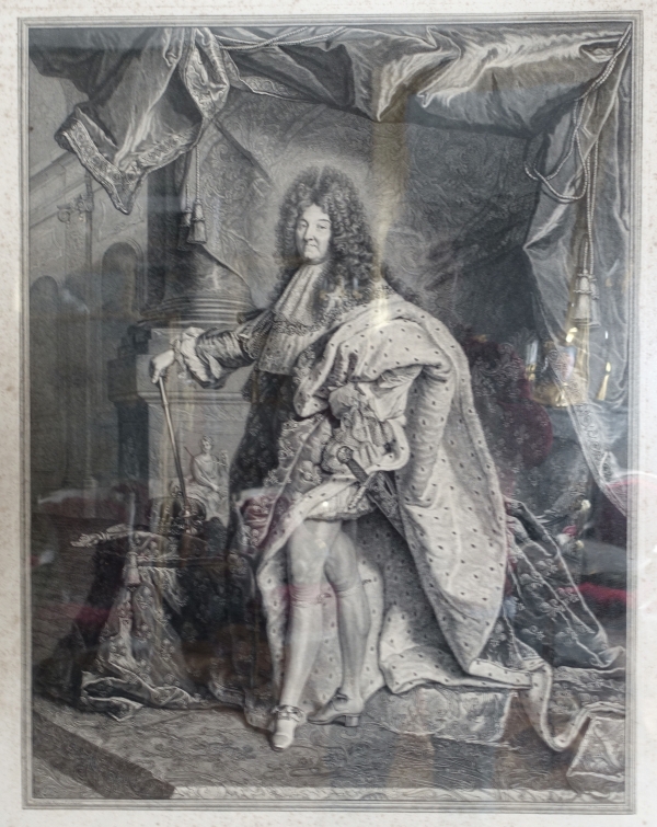 Grande gravure royaliste : le Roi Louis XIV en majesté, cadre en bois doré - 82cm x 99,5cm