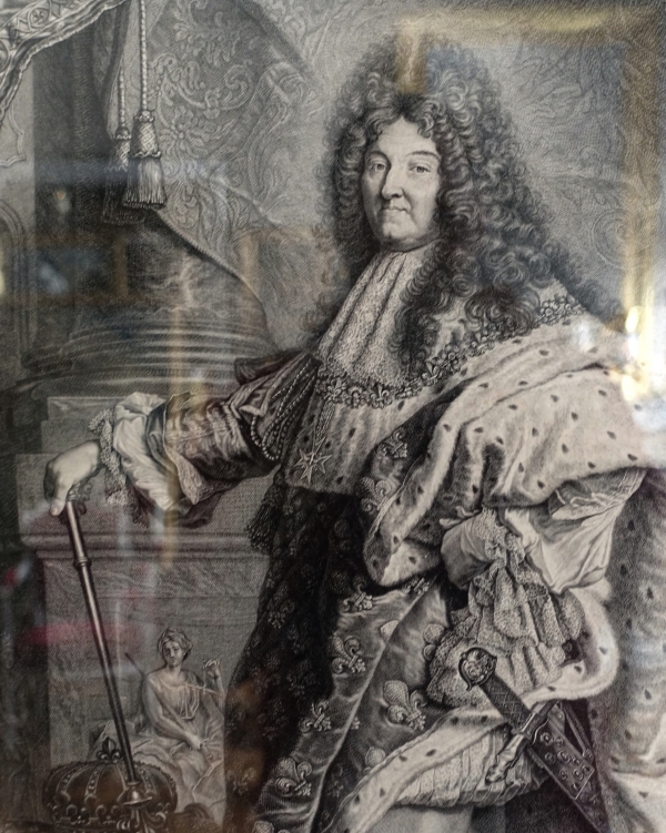 Grande gravure royaliste : le Roi Louis XIV en majesté, cadre en bois doré - 82cm x 99,5cm