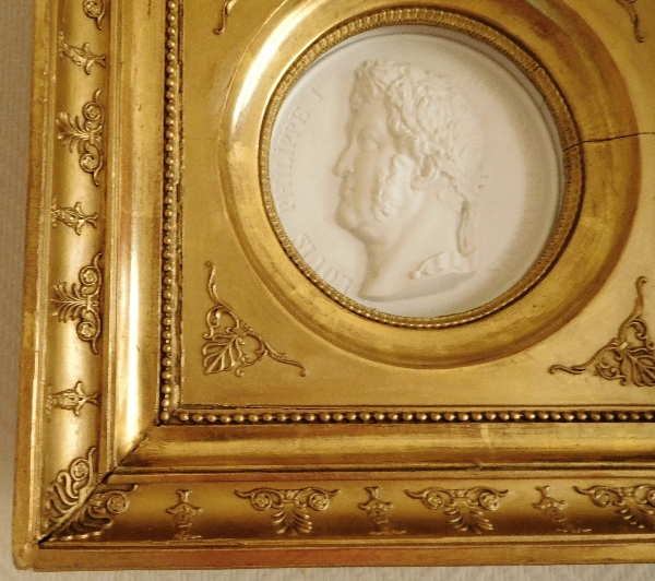 Sevres biscuit : portrait of King Louis-Philippe - Empire gilt wood frame
