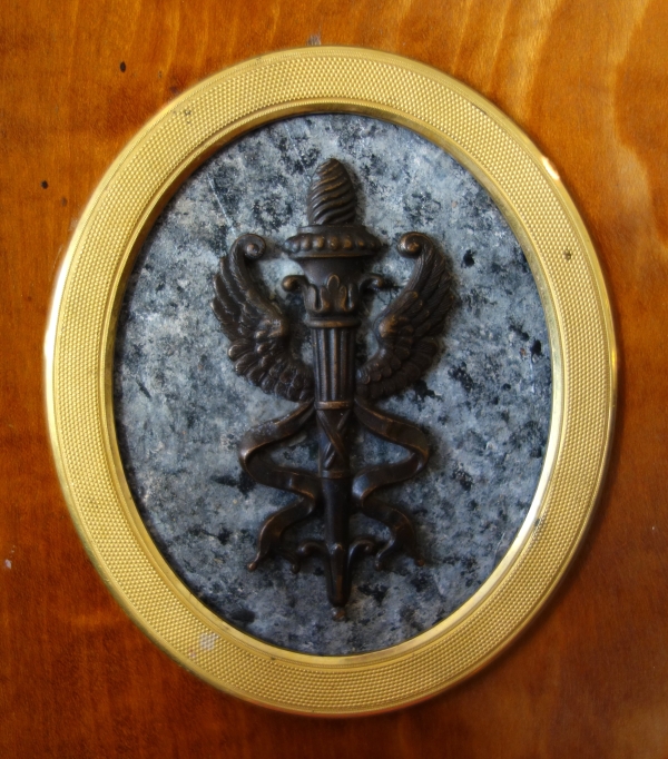 Caducée, miniature - souvenir du Grand Tour, bronze patiné sur fond granit