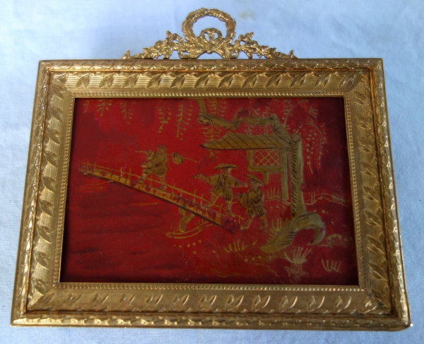 Miniature chinoiserie à suspendre ou poser - bronze et laque dans le goût de la Chine - vers 1900