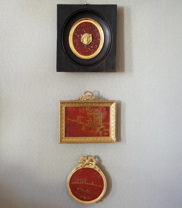 Miniature chinoiserie à suspendre ou poser - bronze et laque dans le goût de la Chine - vers 1900