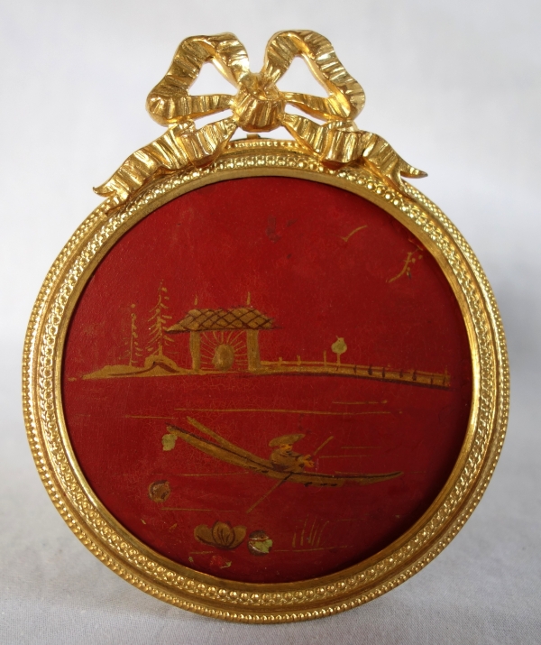 Miniature chinoiserie à suspendre ou poser - bronze et laque dans le goût de la Chine - vers 1900