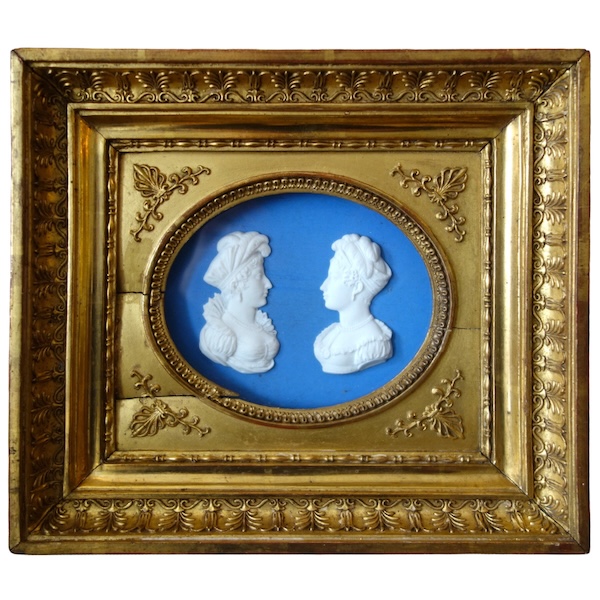 Manufacture de Sèvres - paire de portraits des Duchesses d'Angoulême et de Berry façon Wedgwood