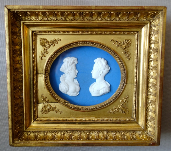Manufacture de Sèvres - paire de portraits des Duchesses d'Angoulême et de Berry façon Wedgwood