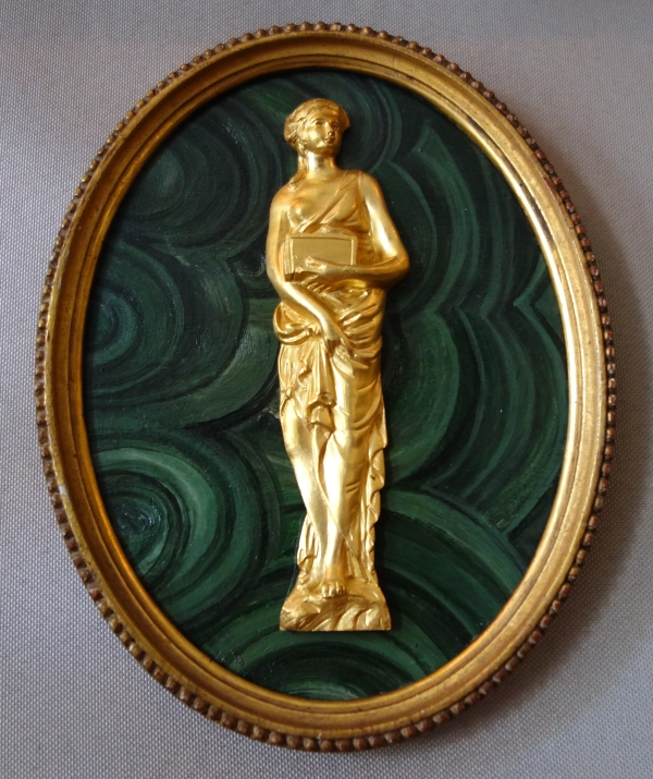 Grande miniature vestale 23cm, souvenir du Grand Tour, bronze doré au mercure sur fond malachite