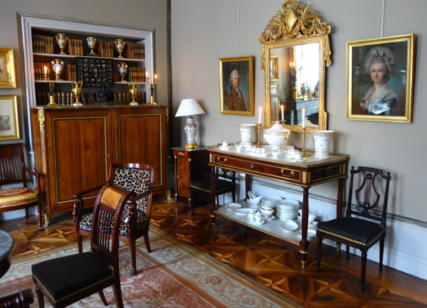 Ecole Française du XVIIIe siècle, paire de portraits pastels d'époque Louis XVI