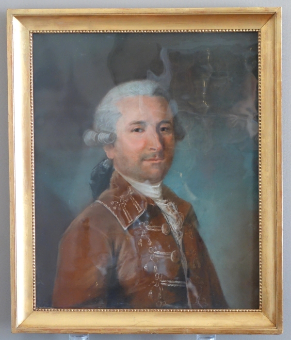 Ecole Française du XVIIIe siècle, paire de portraits pastels d'époque Louis XVI