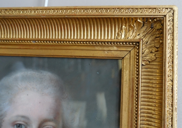 Ecole Française du XVIIIe siècle, portrait d'enfant habillé en Hussard, pastel d'époque Louis XVI