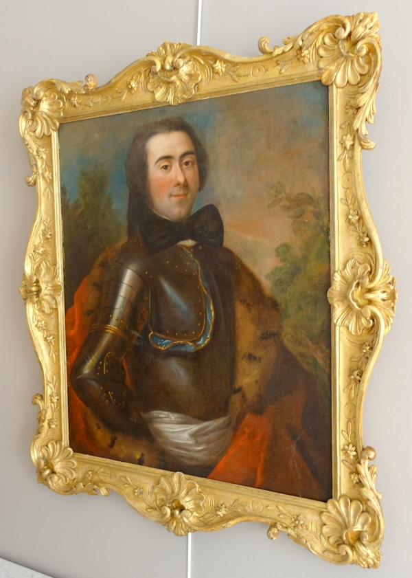 Portrait d'officier aristocrate, cadre en bois sculpté et doré - époque Louis XV - XVIIIe siècle