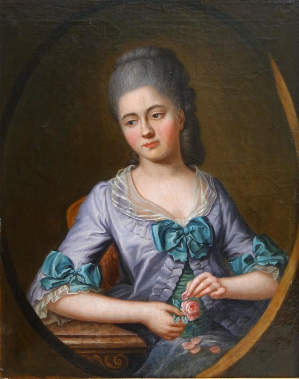 Ecole Française du XVIIIe siècle : grand portrait de dame aristocrate époque Louis XVI - 79cm x 95cm