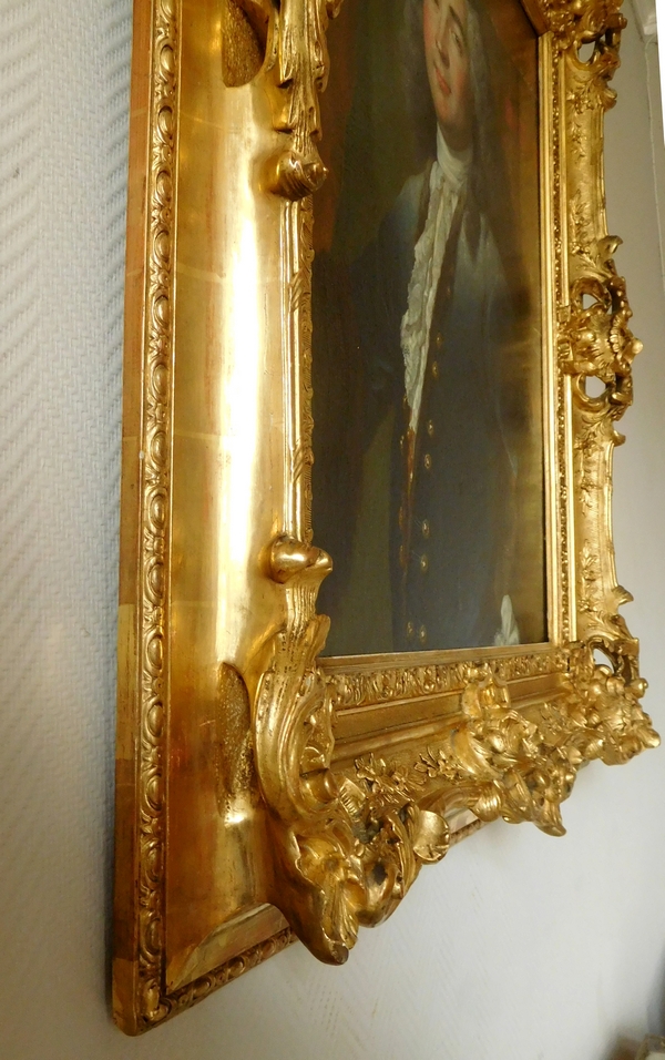 Ecole Française du XVIIIe siècle, portrait de gentilhomme d'époque Régence - Louis XV - 92cm x 106cm