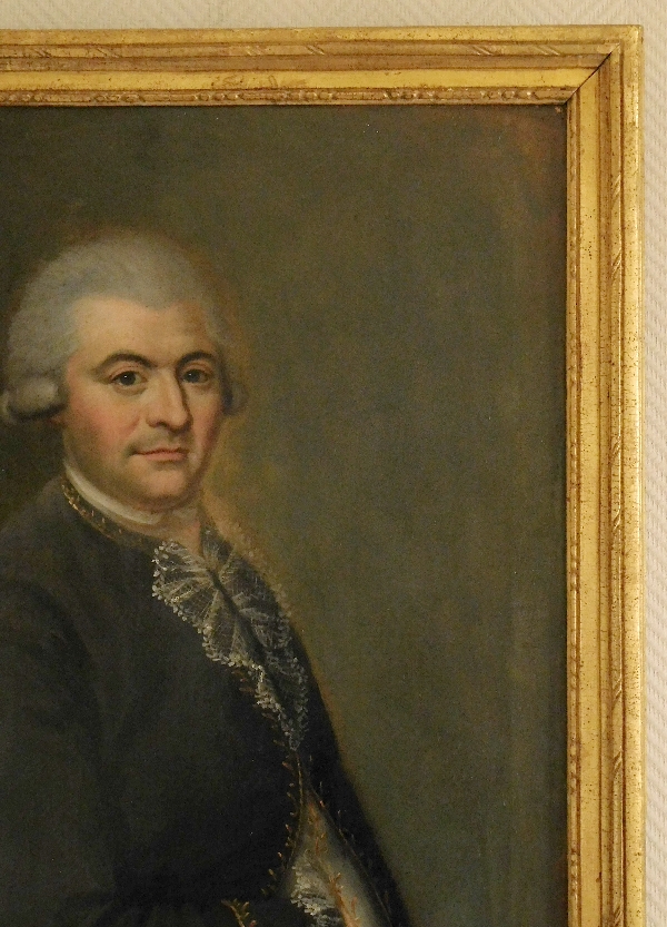 Ecole Française du XVIIIe siècle - portrait de gentilhomme - huile sur toile