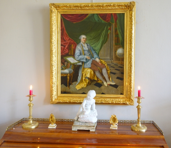 Portrait d'apparat, gentilhomme à talons rouges dans son cabinet - époque Louis XV - 90cm x 75,5cm