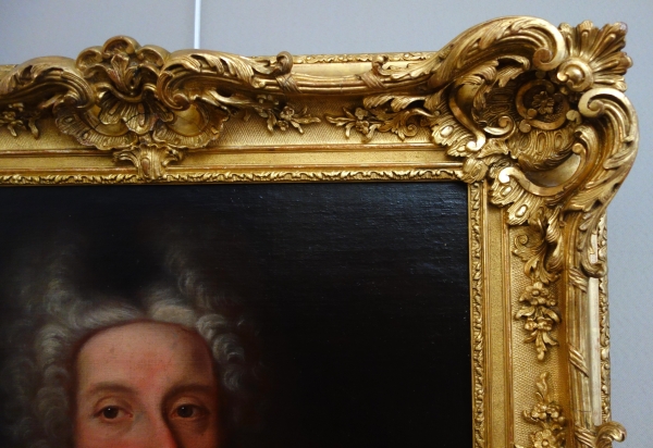 Ecole Française du XVIIIe siècle, portrait d'aristocrate officier en cuirasse, époque Régence