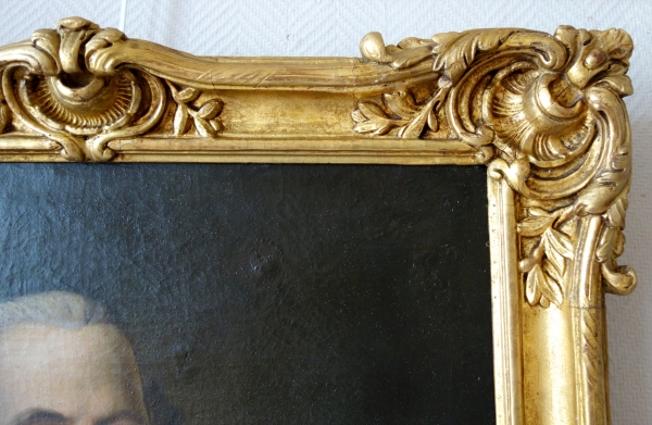 Portrait d'Officier Général d'époque Louis XV dans son cadre d'origine en bois sculpté et doré