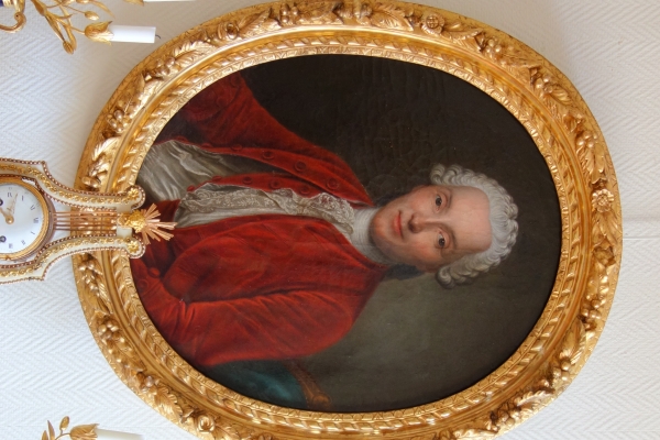 Ecole Française du XVIIIe siècle, portrait de gentilhomme d'époque Louis XV - huile sur toile