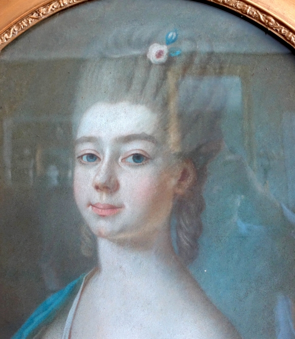 Ecole française du XVIIIe siècle, portrait de dame aristocrate en Flore, pastel, époque Louis XV
