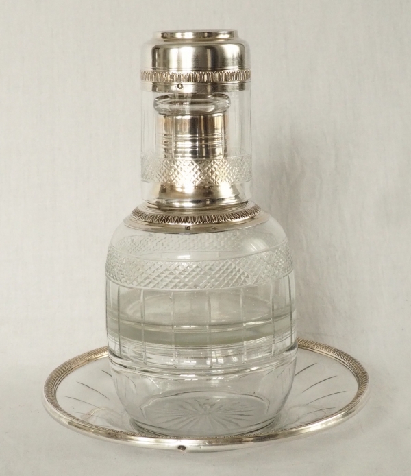 Détail — Tirbour : service de nuit et à eau de mélisse en cristal et argent massif vermeil