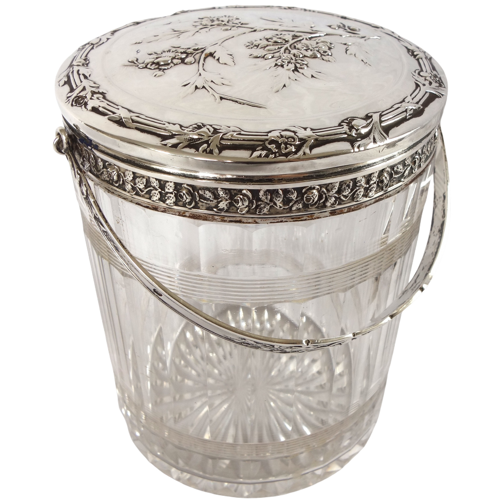 Boîte à biscuits en cristal de Baccarat et argent massif, poinçon Minerve