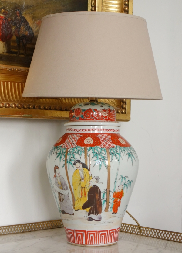 Détail — Lampe potiche en porcelaine de Chine, famille verte