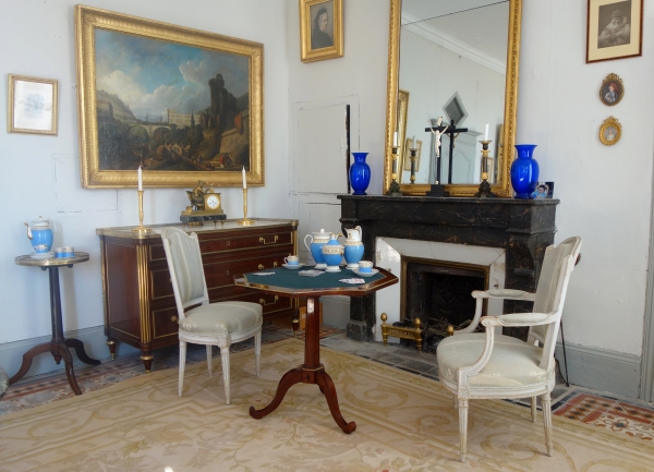 Détail — Table de salon guéridon octogonal d'époque Directoire en acajou et ébène, fin XVIIIe siècle