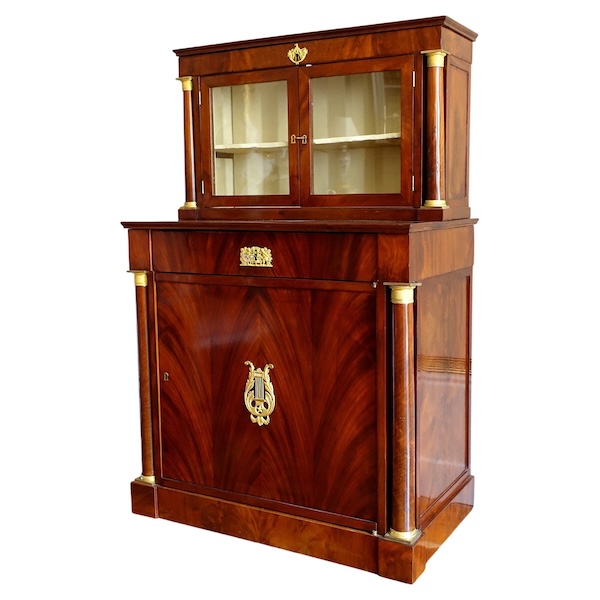 Meuble de collectionneur, cabinet à secrets d'époque Empire en acajou et bronze doré au mercure