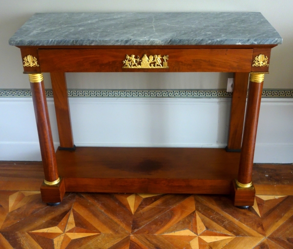 Détail — Console à colonnes en acajou, bronzes dorés au mercure, marbre bleu tigré - époque Empire