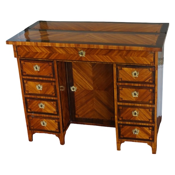 Bureau de changeur ou d'enfant en marqueterie d'époque Louis XVI
