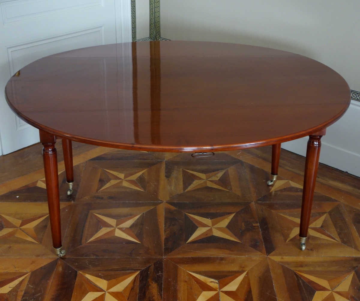 Détail — Table de salle à manger Directoire pour 6 pour appartement parisien, en acajou massif - fin XVIIIe siècle