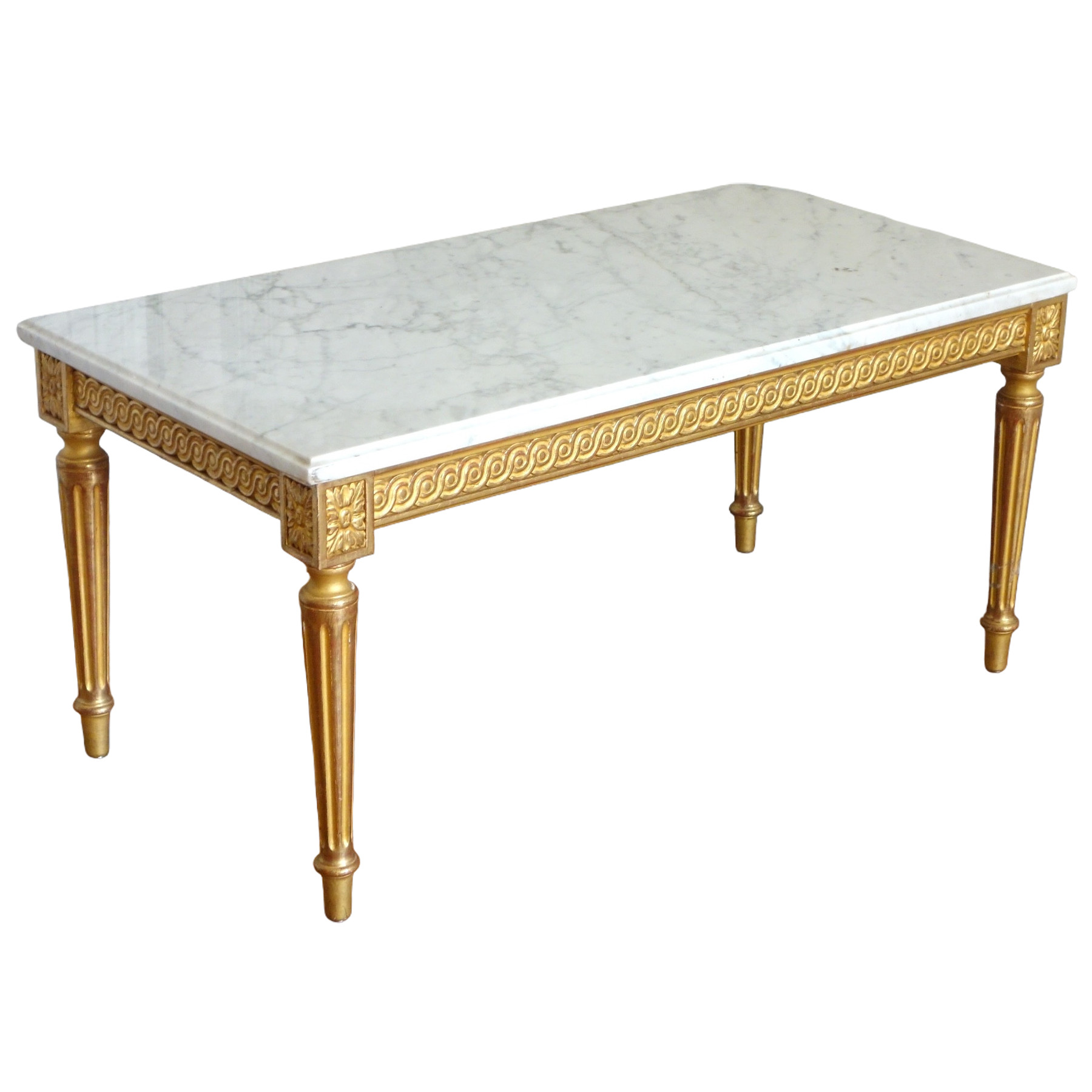 Table basse de style Louis XVI en bois doré à la feuille d'or et marbre blanc