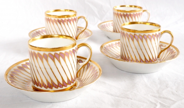 Détail — Dagoty : série de 4 tasses à café de forme litron en porcelaine de Paris, époque Empire