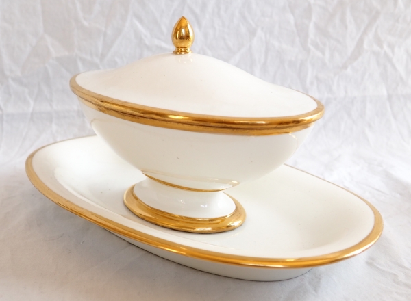 Détail — Saucière en porcelaine de Sèvres blanche et or époque début XIXe siècle - 1820 - signée