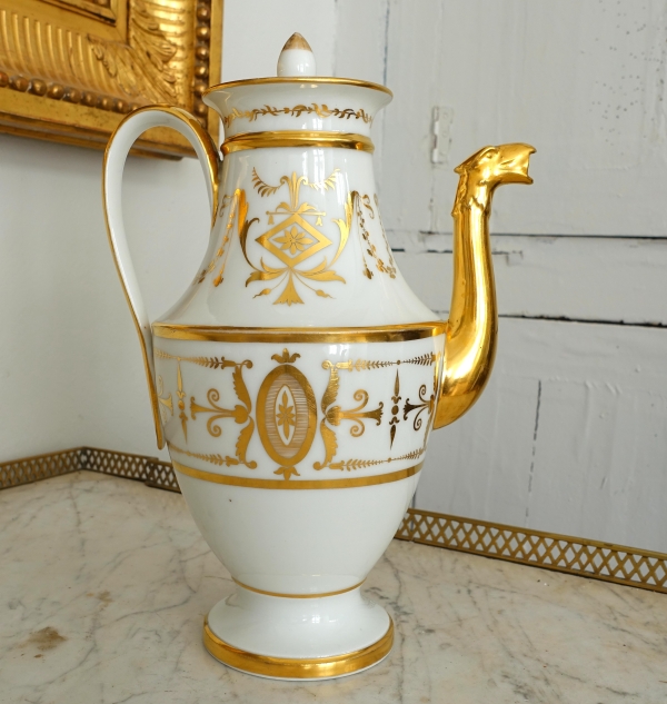 Detail — Halley Manufacture : tall Empire Paris porcelain teapot, early 19th century