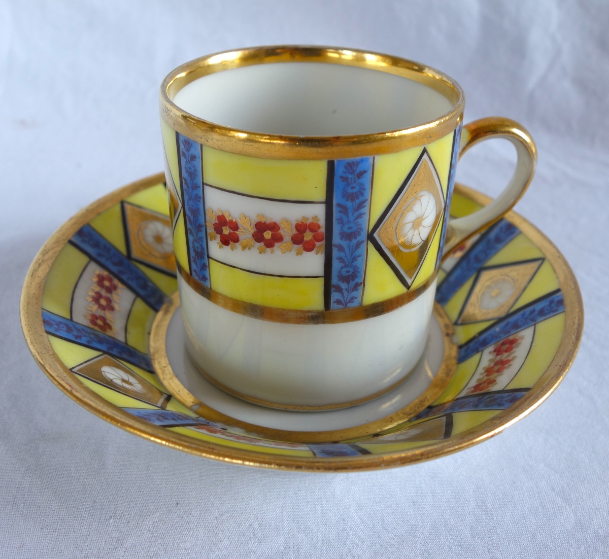 Détail — Tasse à café litron en porcelaine d'époque Empire - début XIXe siècle