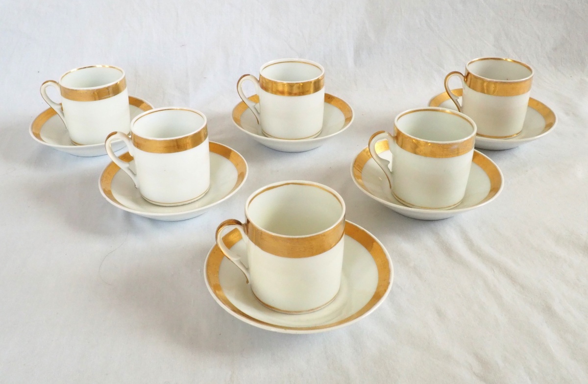 Détail — Service à café, 6 tasses litron en porcelaine de Paris dorée or fin - Empire début XIXe siècle