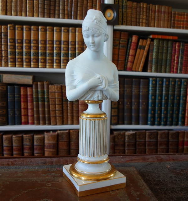 Détail — Niderviller (attribué à) : buste de Madame Récamier en biscuit de Porcelaine - début XIXe siècle