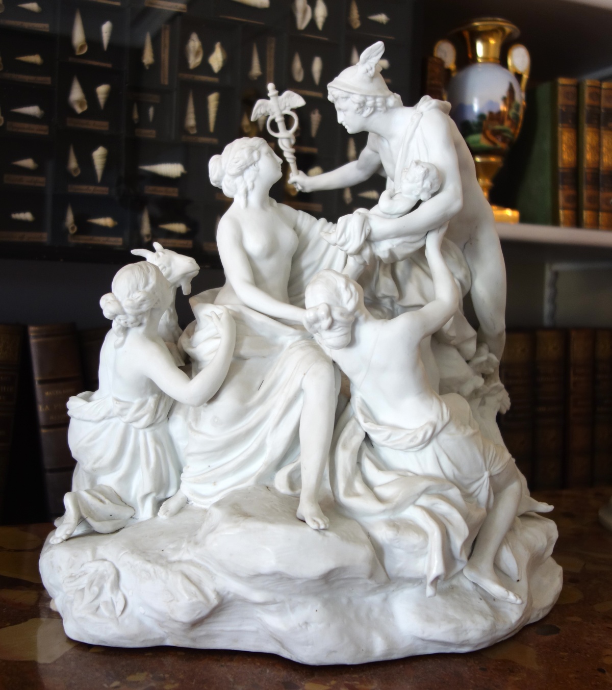 Détail — Sèvres : la naissance de Bacchus, grand groupe en biscuit d'époque XVIIIe siècle