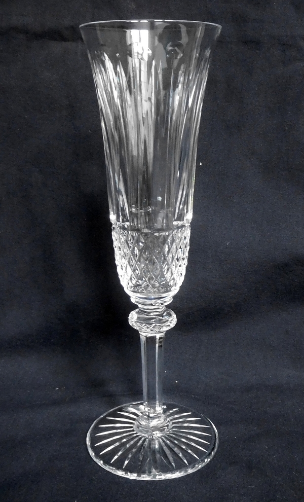 Détail — Flûte à champagne en cristal de St Louis, modèle Tommy - format américain - signée