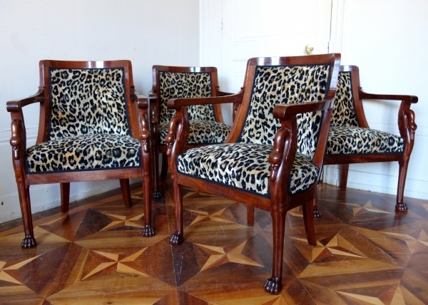 Détail — Mobilier de salon, suite de 4 fauteuils gondoles d'époque Consulat par Jacob Frères