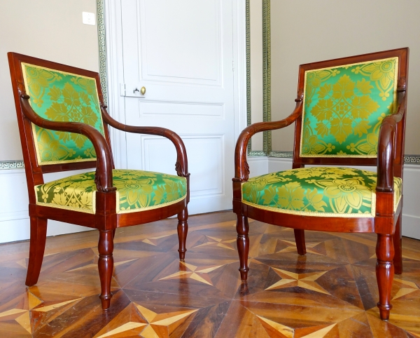 Détail — Jacob Desmalter : paire de fauteuils d'époque Empire en acajou - estampillés et étiquette de château