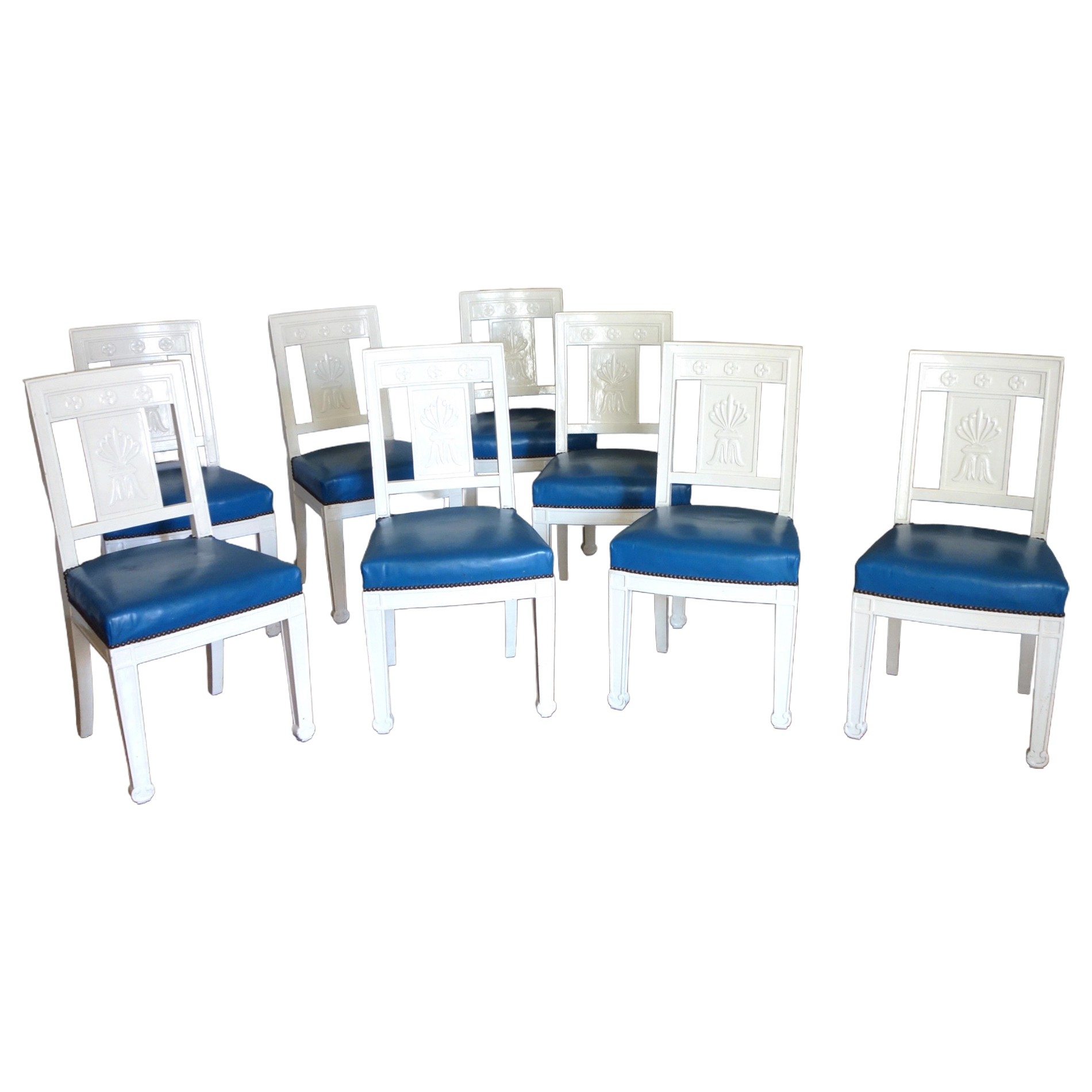 Suite de 8 chaises de salle à manger d'époque Empire en bois laqué