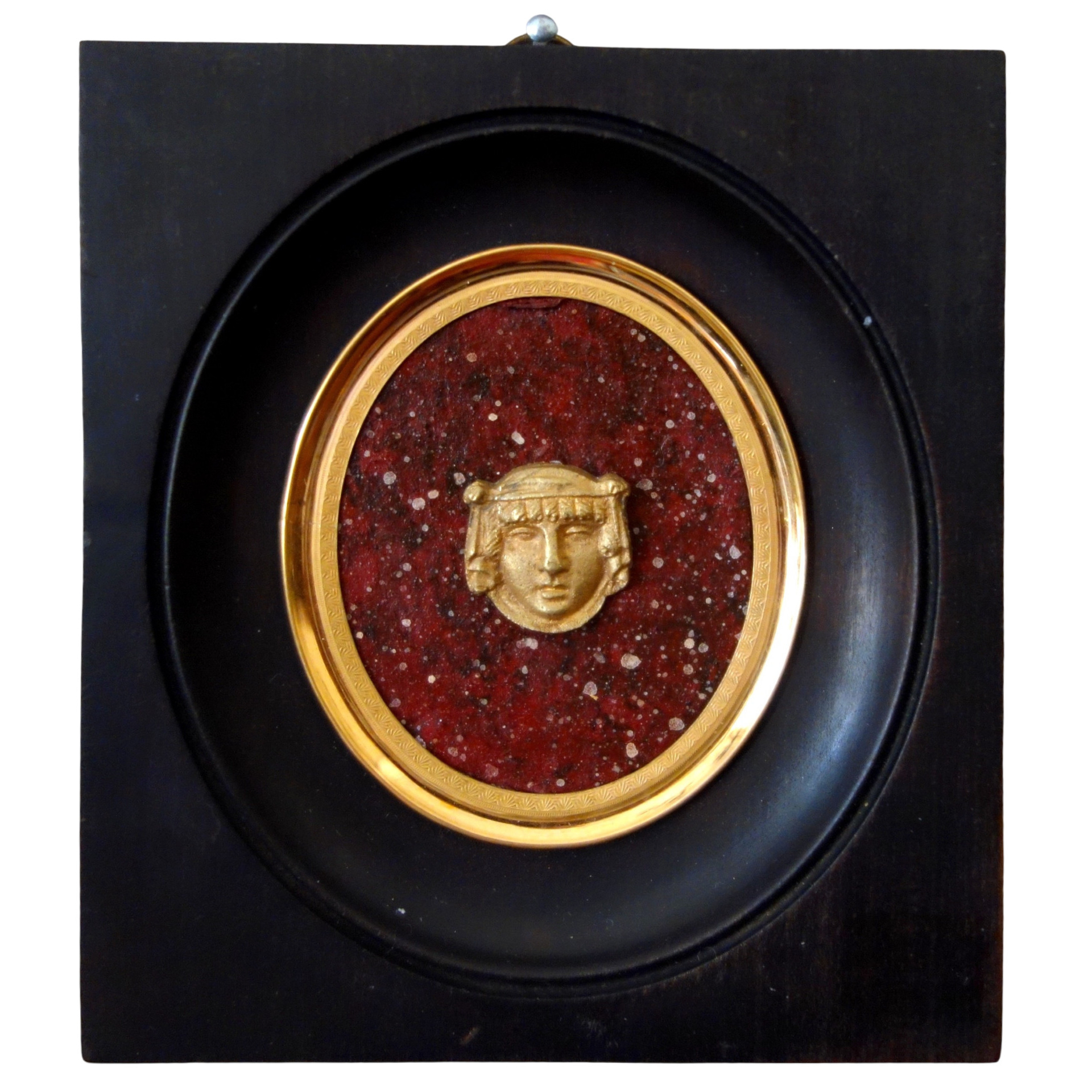 Ravrio : portrait miniature d'égyptienne, souvenir du Grand Tour, bronze doré fond porphyre